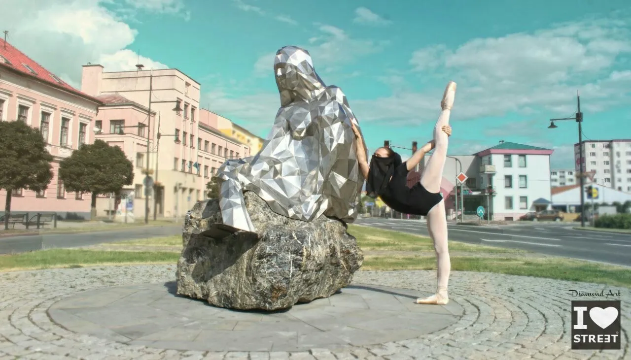 Author of the Sabina statue on the town square